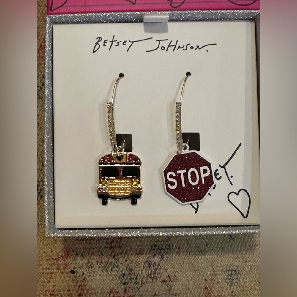 Betsey Johnson ‘School Bus’ & Mismatch ‘Stop’ Dangle Earrings - Picture 3 of 6